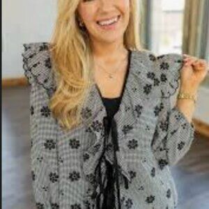 NWT Entro V-Neck Black And White Midnight Floral Top - Size M